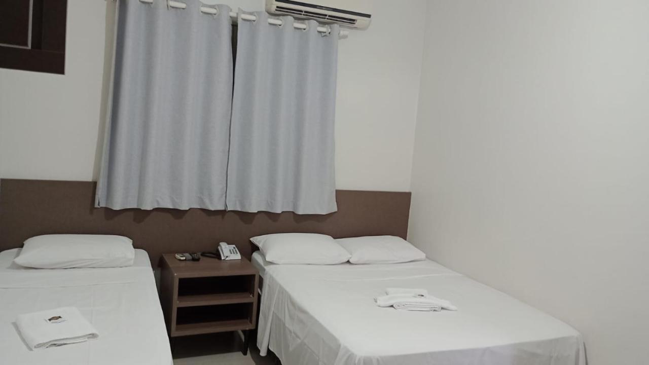 Hotel Plaza Pontes E Lacerda Exterior photo